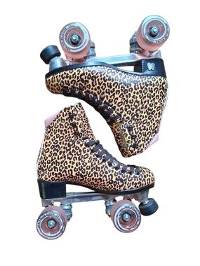 Moxie Jungle Roller Skates Size 6 Womens